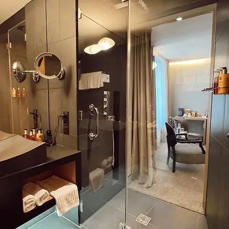 Dome Viesnīca 5*