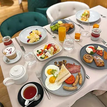 Dome Hotel 5*
