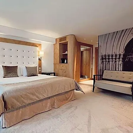Dome Hotel