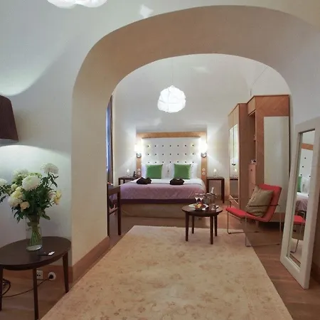 Готель Dome 5*